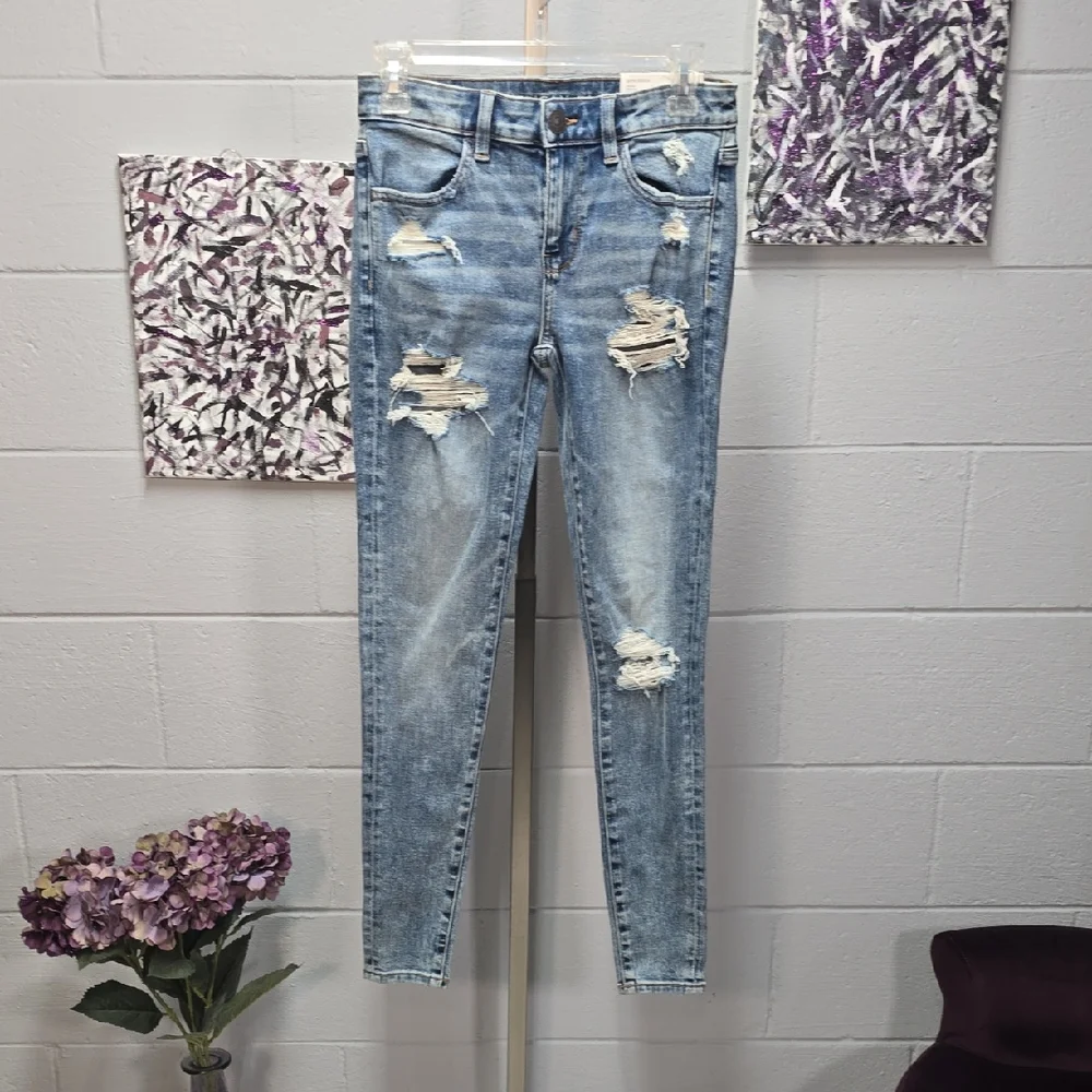 American Eagle Outfitters Distressed Blue Skinny Jeggings